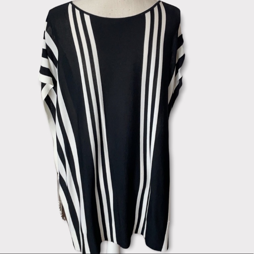 Adrienne Vittadini Black and White Striped Tunic Poncho (one size)